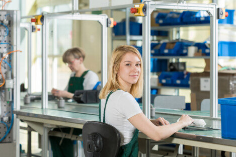 Particolare della lavorazione di assemblaggio conto terzi